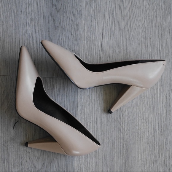 Marc Fisher tan pumps - Picture 3 of 8